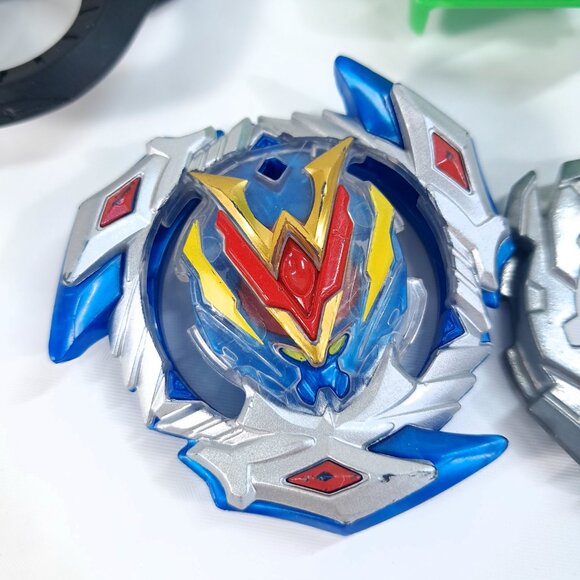 Beyblade Burst Turbo SlingShock Wonder Valtryek V4 12 Volcanic-S silver blue - Picture 2 of 8